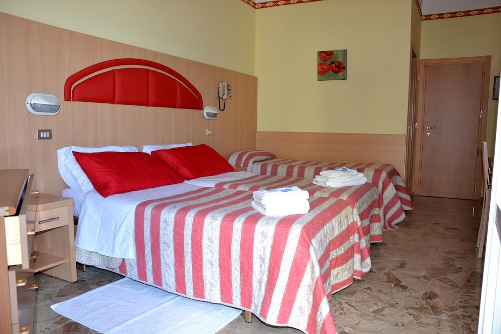Hotel Marco Polo Беллария-Иджеа-Марина Номер фото