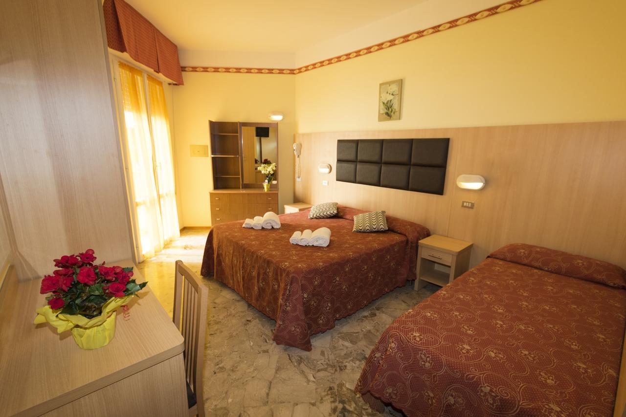 Hotel Marco Polo Беллария-Иджеа-Марина Экстерьер фото